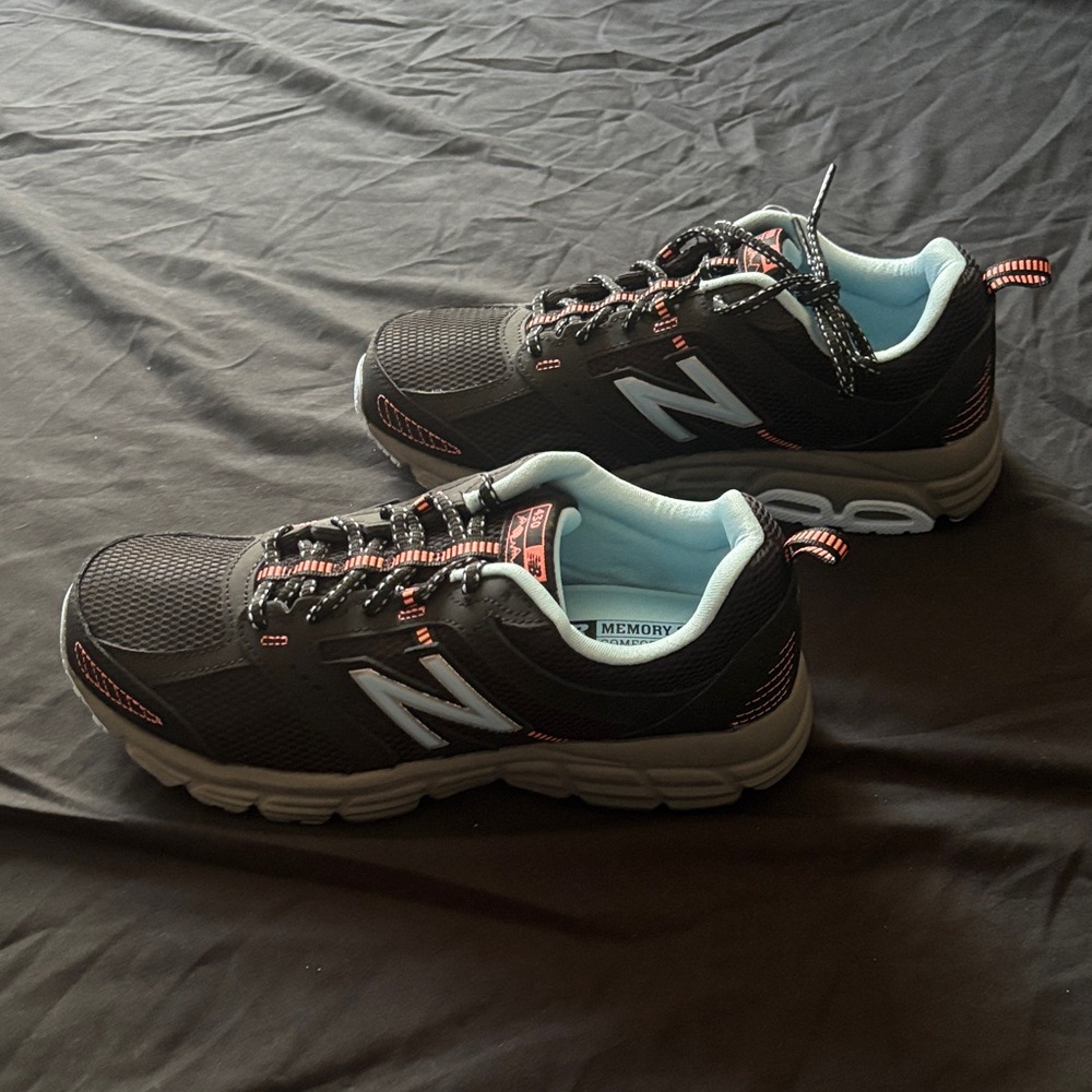 New Balance Women’s Black and Coral Sneakers - Picture 6 of 10